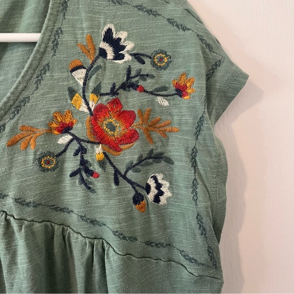 Mason & Belle Floral Embroidered Boho Cap Sleeve Green Top - Picture 2 of 7